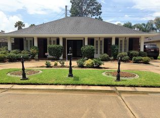 3 Anjou Dr, Kenner, LA 70065