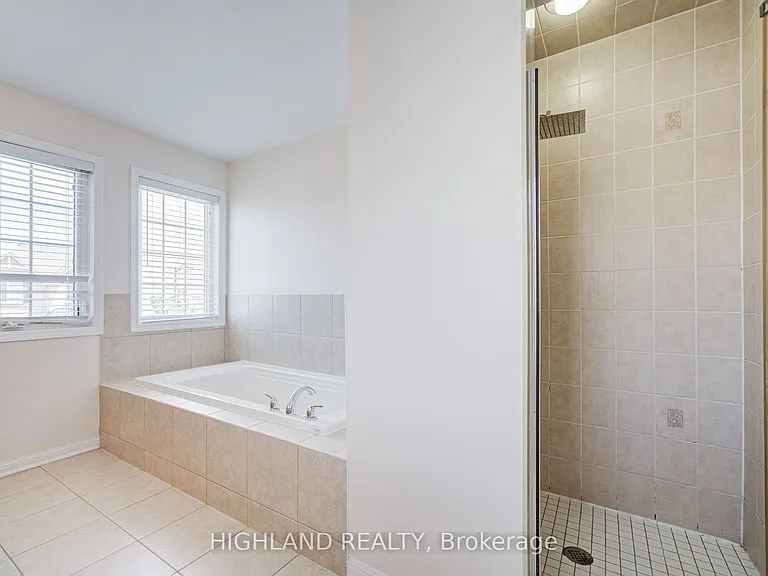 513 Tyrone Cres — Photo 22