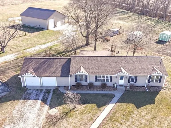 20711 S Parris Rd, Pleasant Hill, MO 64080