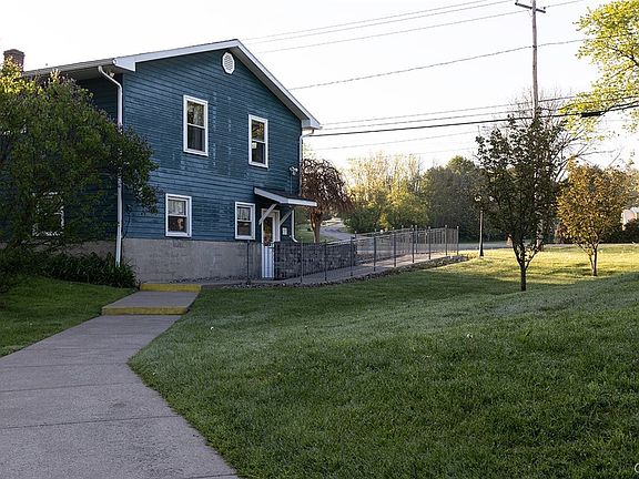4th image of 129 Utica Rd
