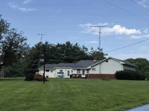 1883 E Everton Rd, Connersville, IN 47331