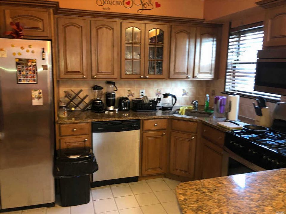 2nd image of 751 E 89th St #1002