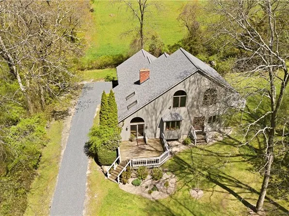 81 Seapowet Ave, Tiverton, RI 02878
