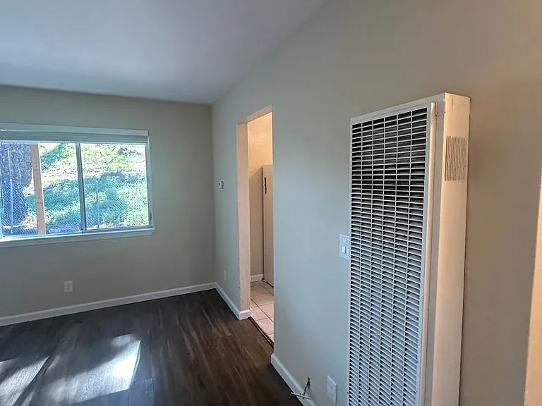 724 S 8th St — Photo 16