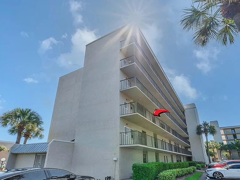 17 Royal Palm Way #3010 — Photo 2