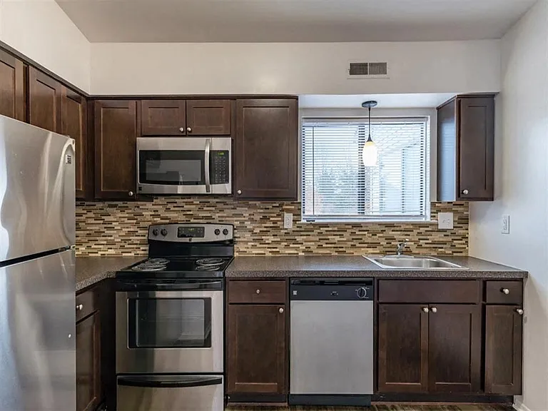 Thornberry Apartments — Photo 18