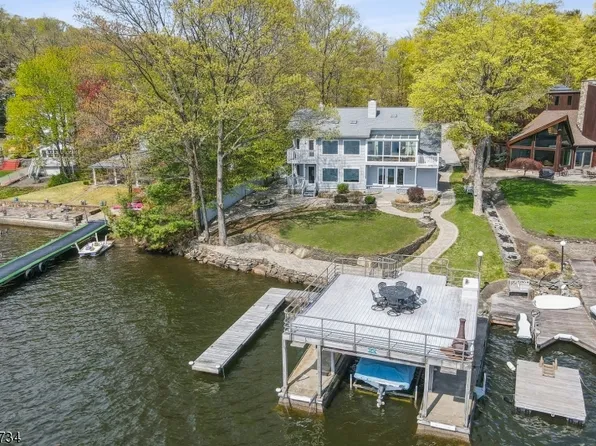 42 Byram Bay Rd, Hopatcong Boro, NJ 07843
