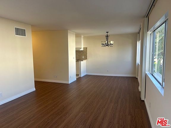 3rd image of 1440 Reeves St APT 103