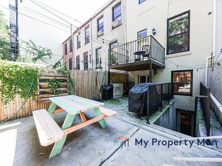 753 Monroe St #1 — Photo 20