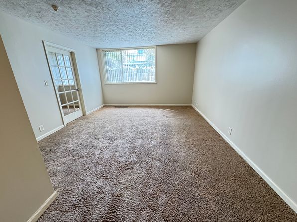 1811 E St #8, Lincoln, NE 68508