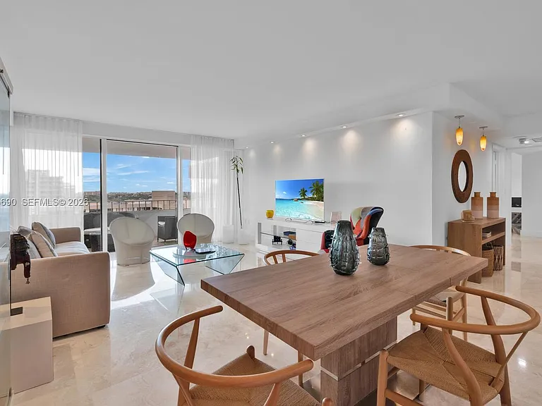 155 Ocean Lane Dr #1111 — Photo 2