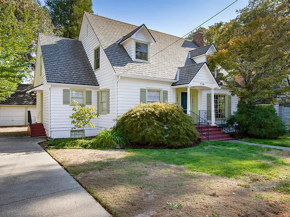 719 NW 3rd St, Grants Pass, OR 97526