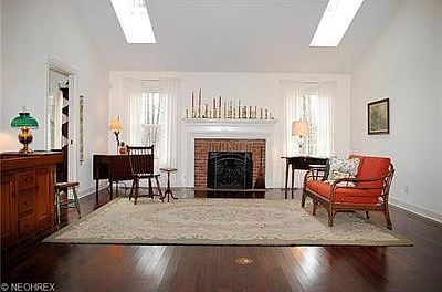 5th image of 207 Manor Brook Dr