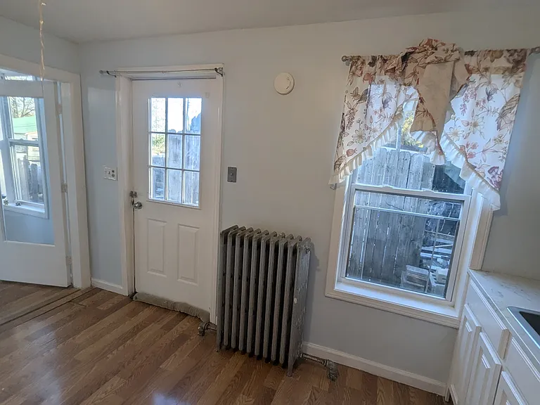 23 Bedford St — Photo 17