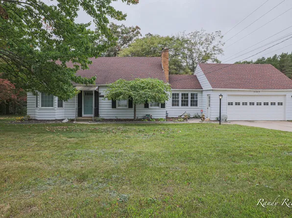 5369 Division Ave N, Comstock Park, MI 49321