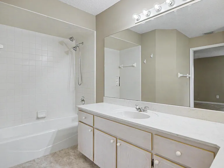 4 Foxhall Ct — Photo 29