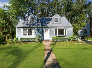 247 Manor Rd, Huntington, NY 11743