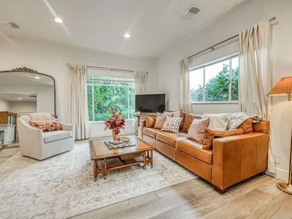 343 N 6th Avenue Dr, Kingsburg, CA 93631