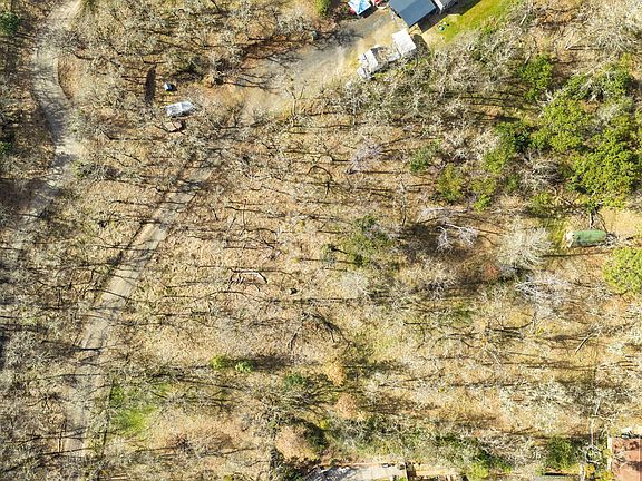 5th image of 2083 Knowles Rd