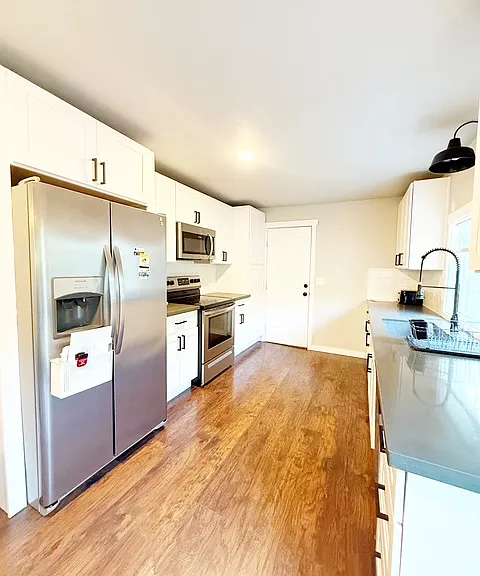 144 Broad St W — Photo 6