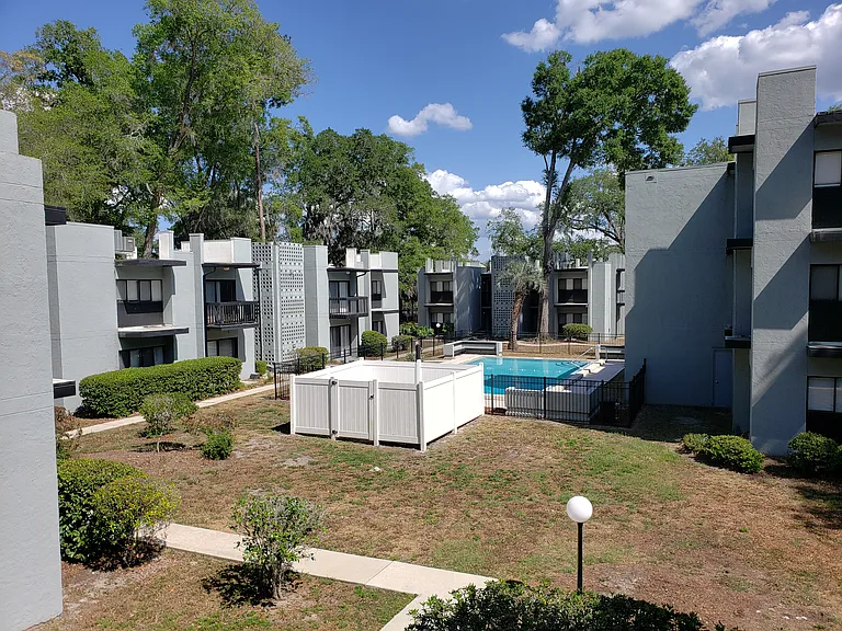 411 NW 39th Rd #B — Photo 10