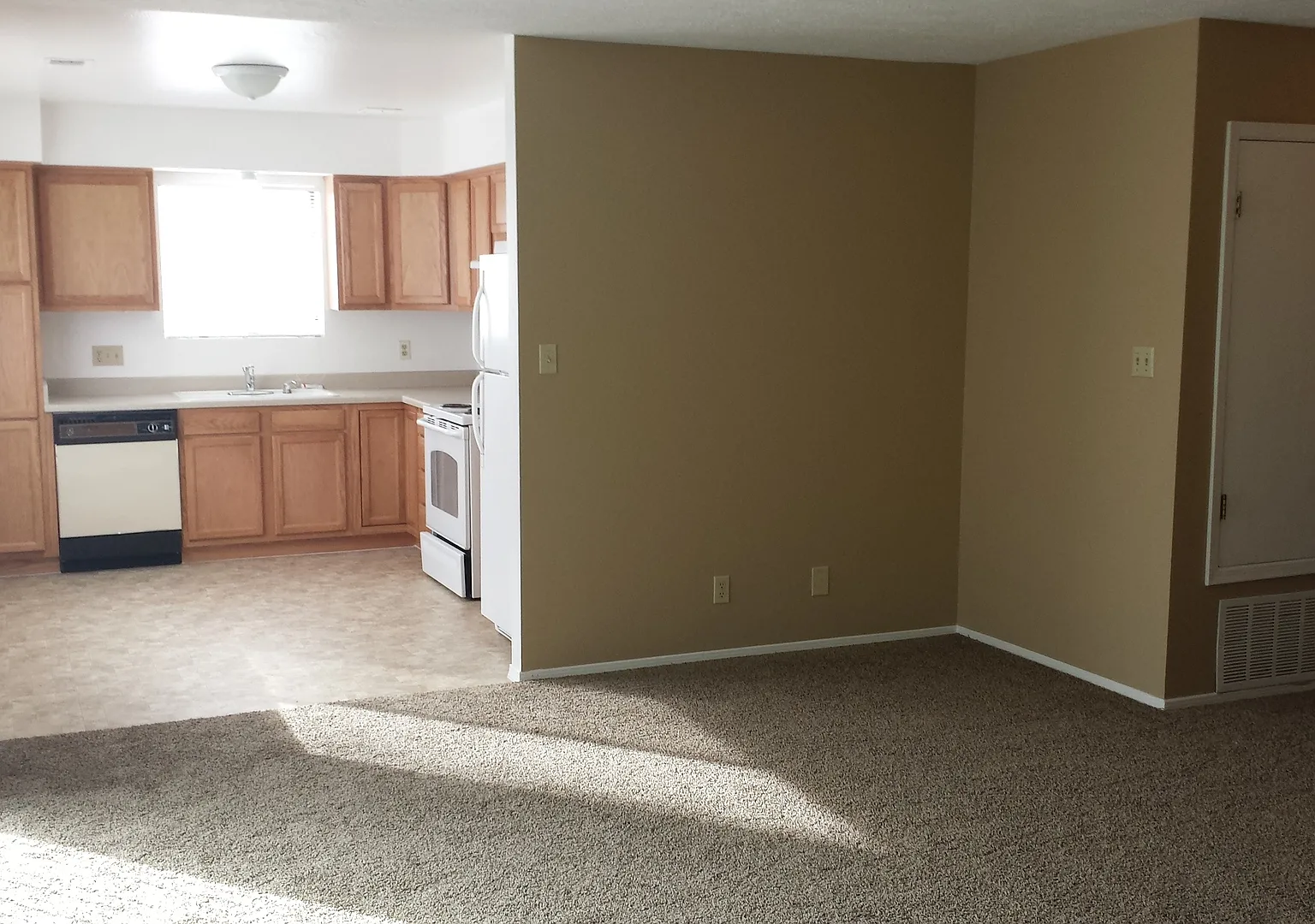 590 Stallion Road — Photo 3