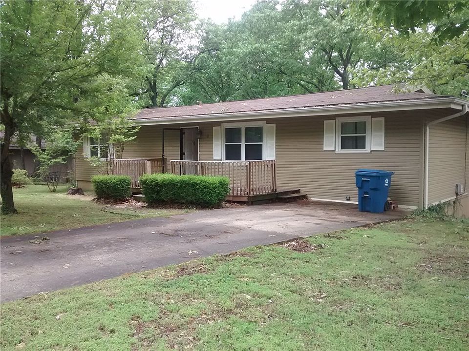 1st image of 3 Worcester Dr