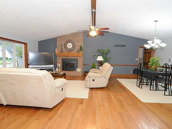 5th image of 8200 Lake Terrace Dr