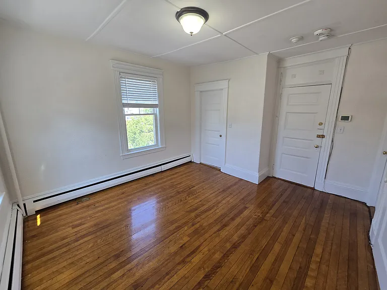 32 Railroad Ave #8 — Photo 5
