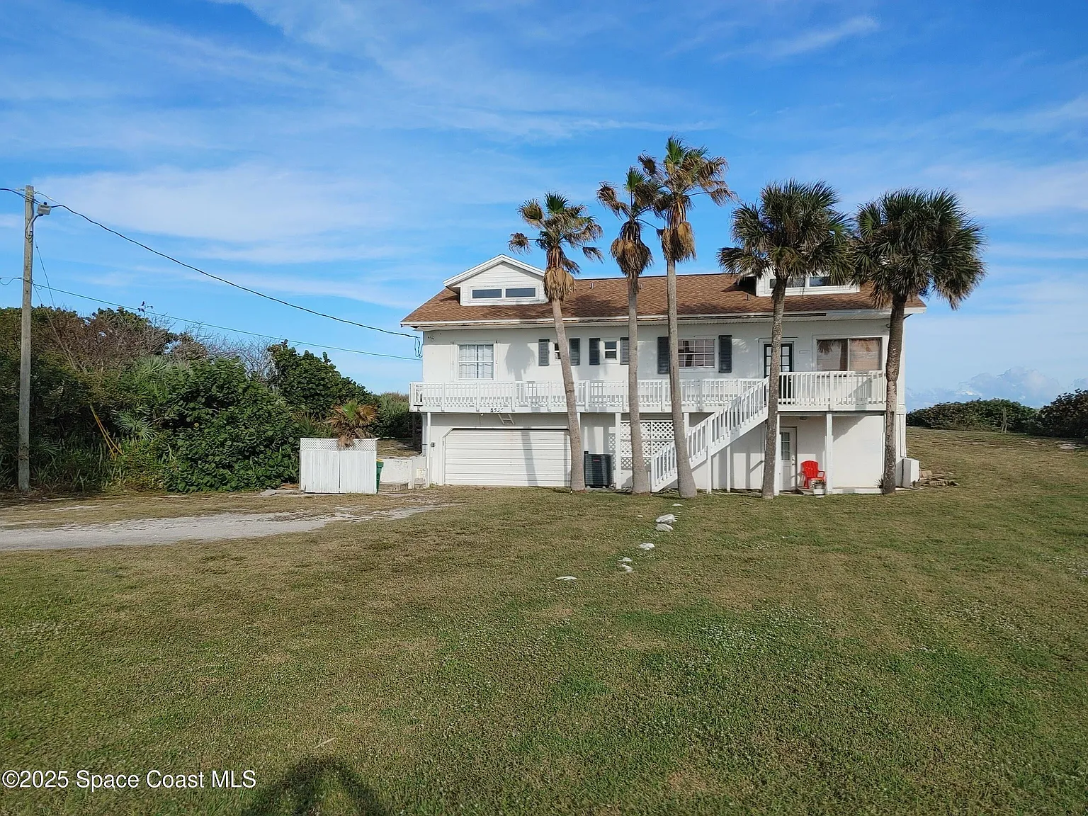 4 bed, 3.0 bath, 2273 sqft, $6,300 — Photo 1