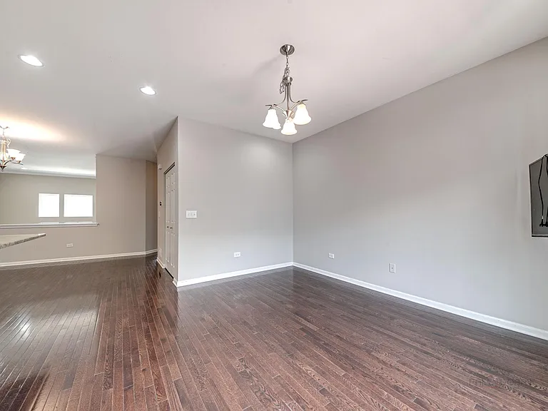 893 Lewisburg Ln — Photo 13