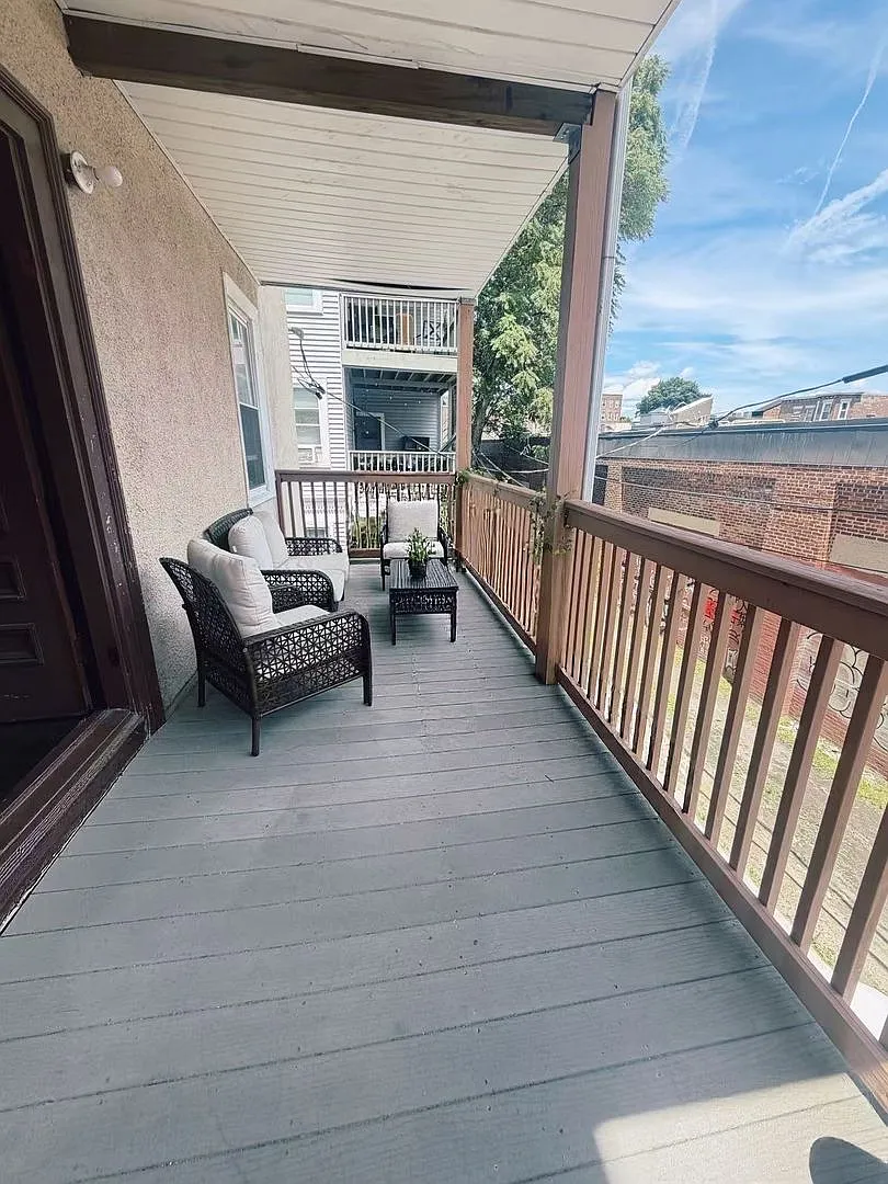 Spacious Unit in Allston — Photo 2