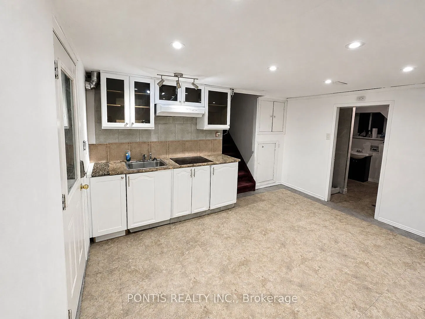2 bed, $1,600 — Photo 3