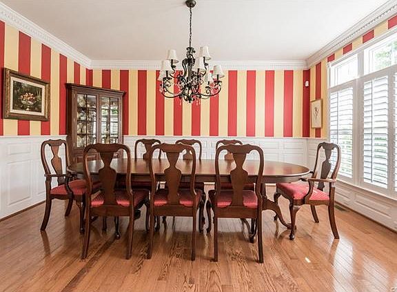 5th image of 2773 Royal Crest Dr