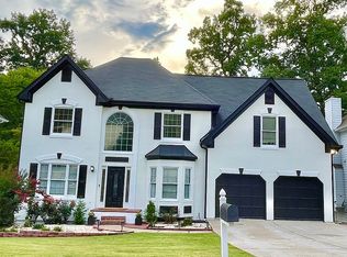 905 River Overlook Dr, Lawrenceville, GA 30043