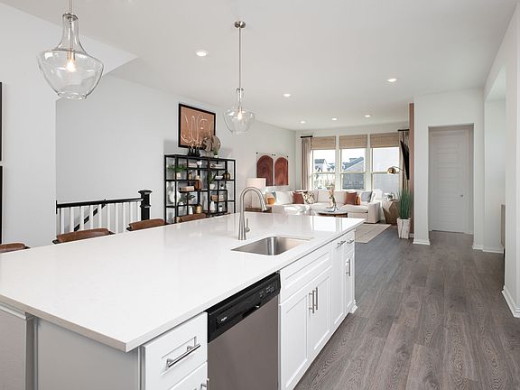 Photo representation of the model. Colors, finishes and options will vary.