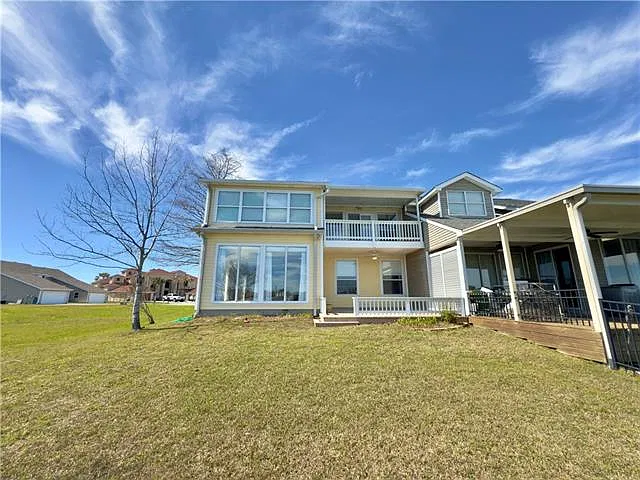 4 bed, 2.5 bath, 2413 sqft, $3,000 — Photo 4