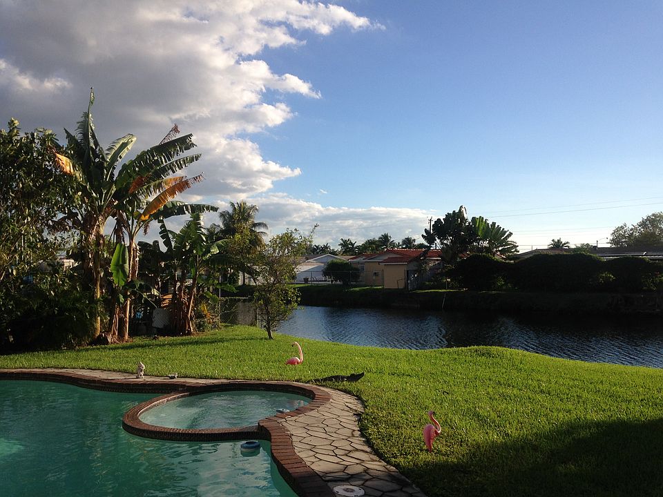 2nd image of 2818 Village Green Dr