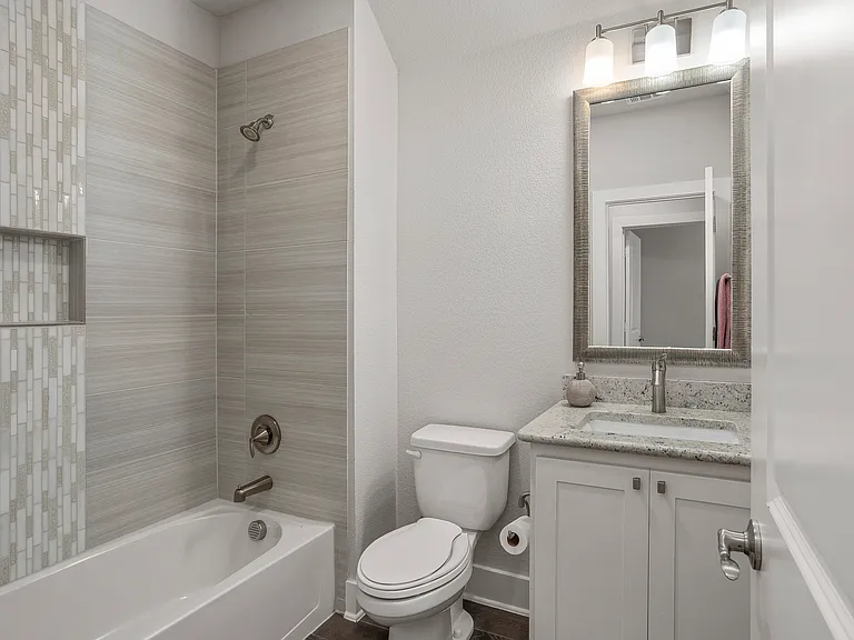 1825 Oak Trail Dr — Photo 31