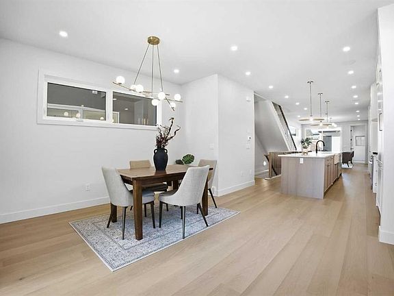 5th image of 2519 E 19a St SW