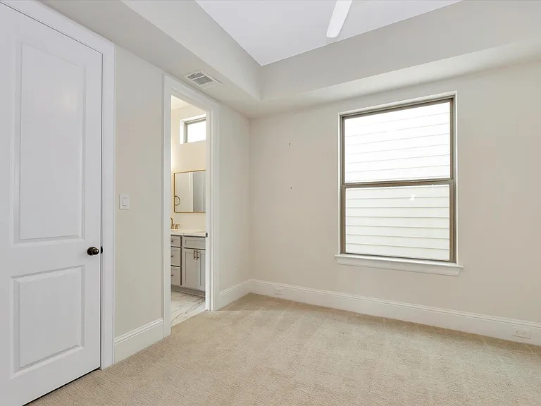 540 W 26th St #A — Photo 32