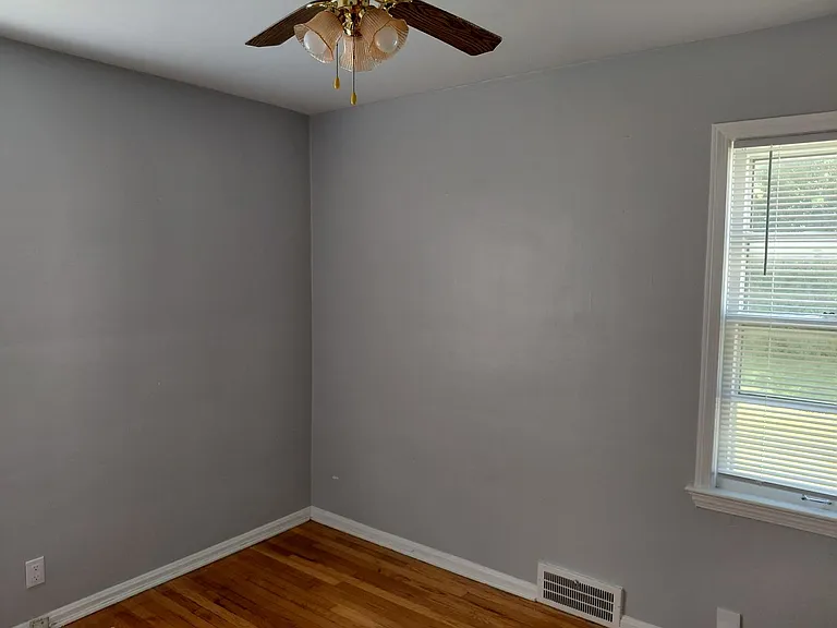 3911 Warrendale Rd — Photo 13