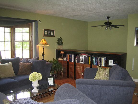 Living Room w/ Hardwood Floors
