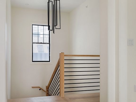 2nd image of 387 Norfolk St #3