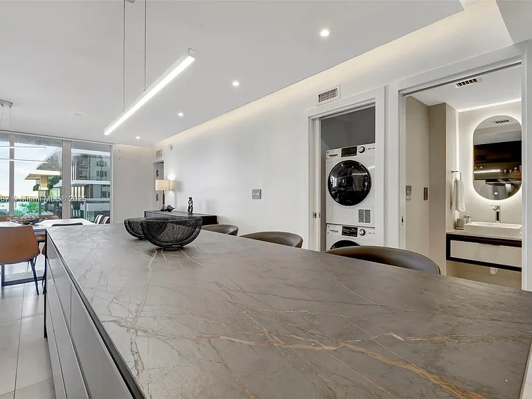 2301 Collins Ave #634 — Photo 16