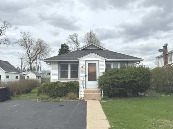 235 Kimball Ave, Wauconda, IL 60084