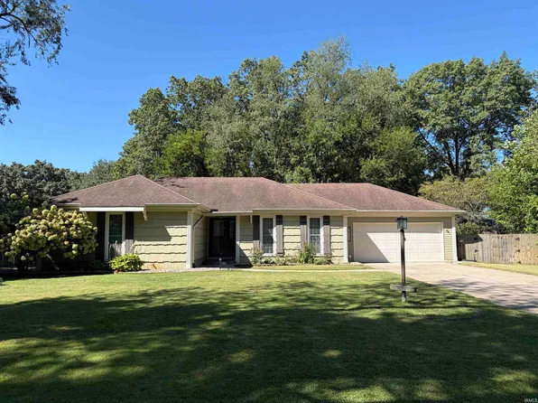 53195 Haddington Dr, South Bend, IN 46635