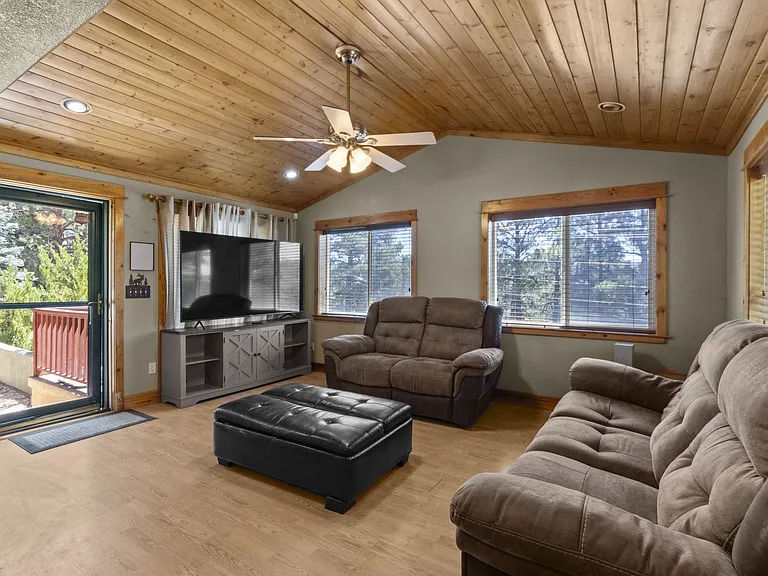 307 Heath Dr — Photo 18