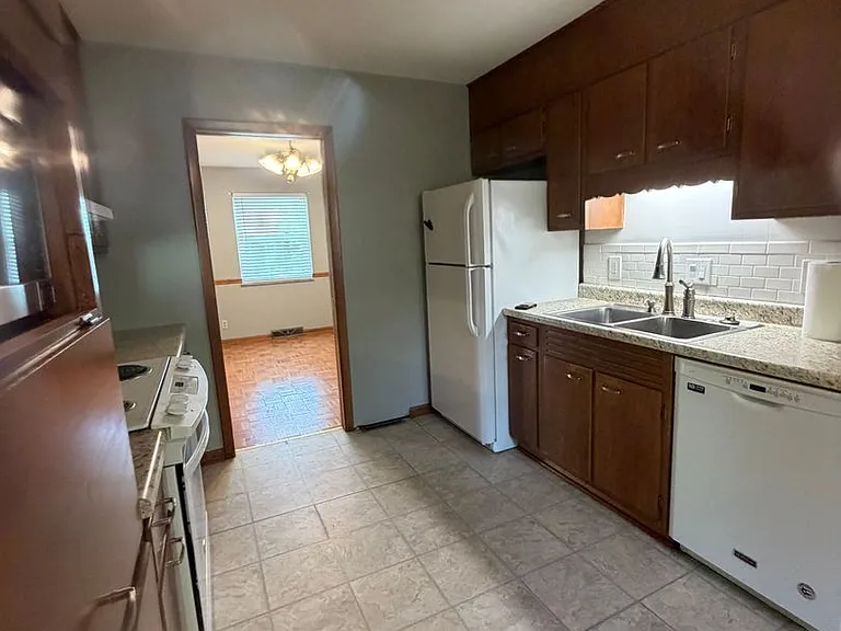 942 Margaret Dr — Photo 29