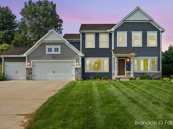 6745 Chancery Dr SE, Alto, MI 49302